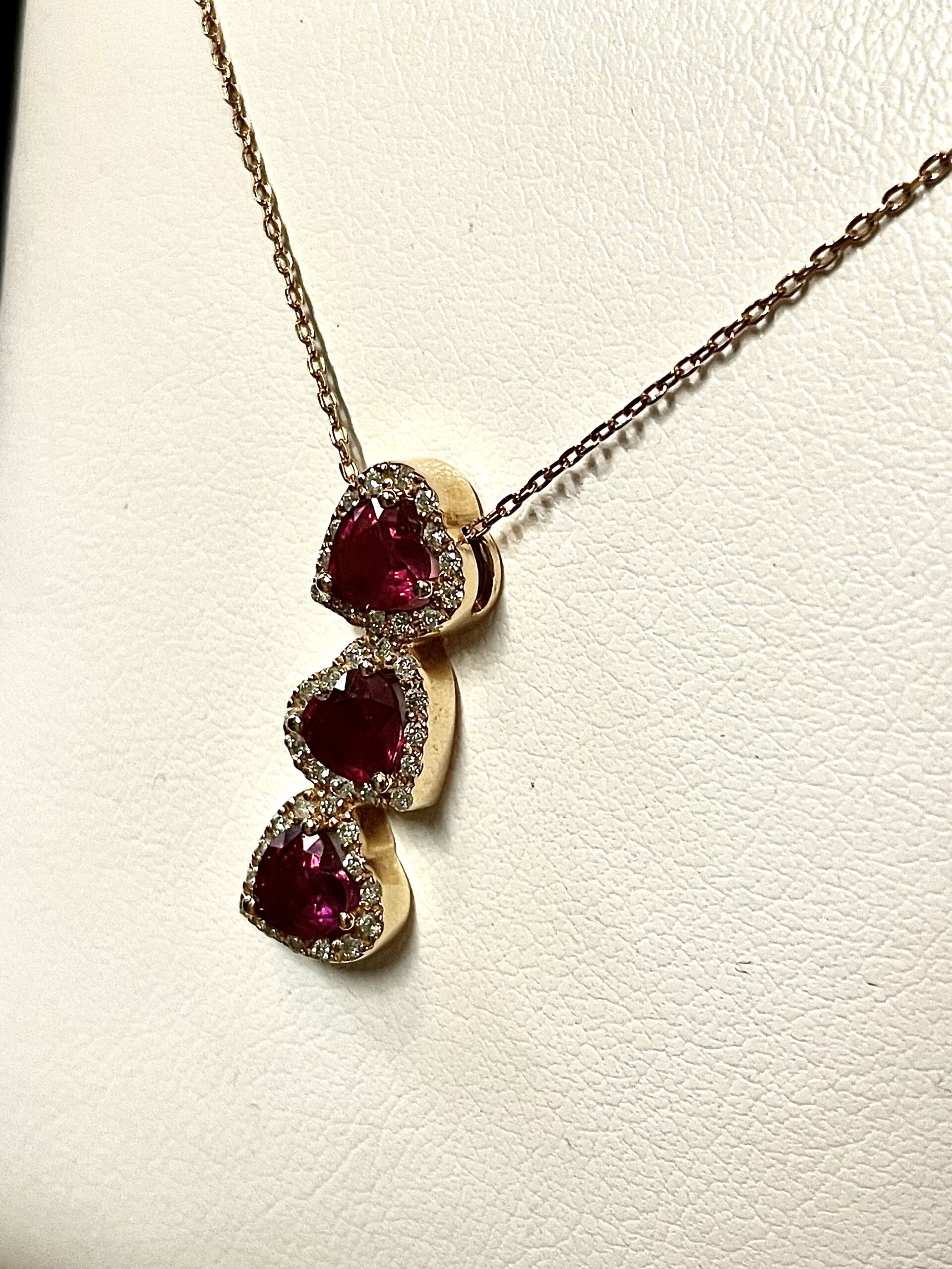 Girocollo in oro rosa con rubini e diamanti - immagine 2