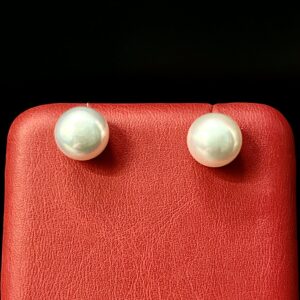 Orecchini in oro bianco con perla australiana