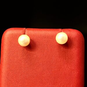 Orecchini in oro bianco con perla giapponese