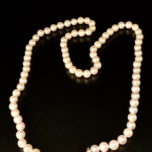 Collana con perle e chiusura in oro con diamanti
