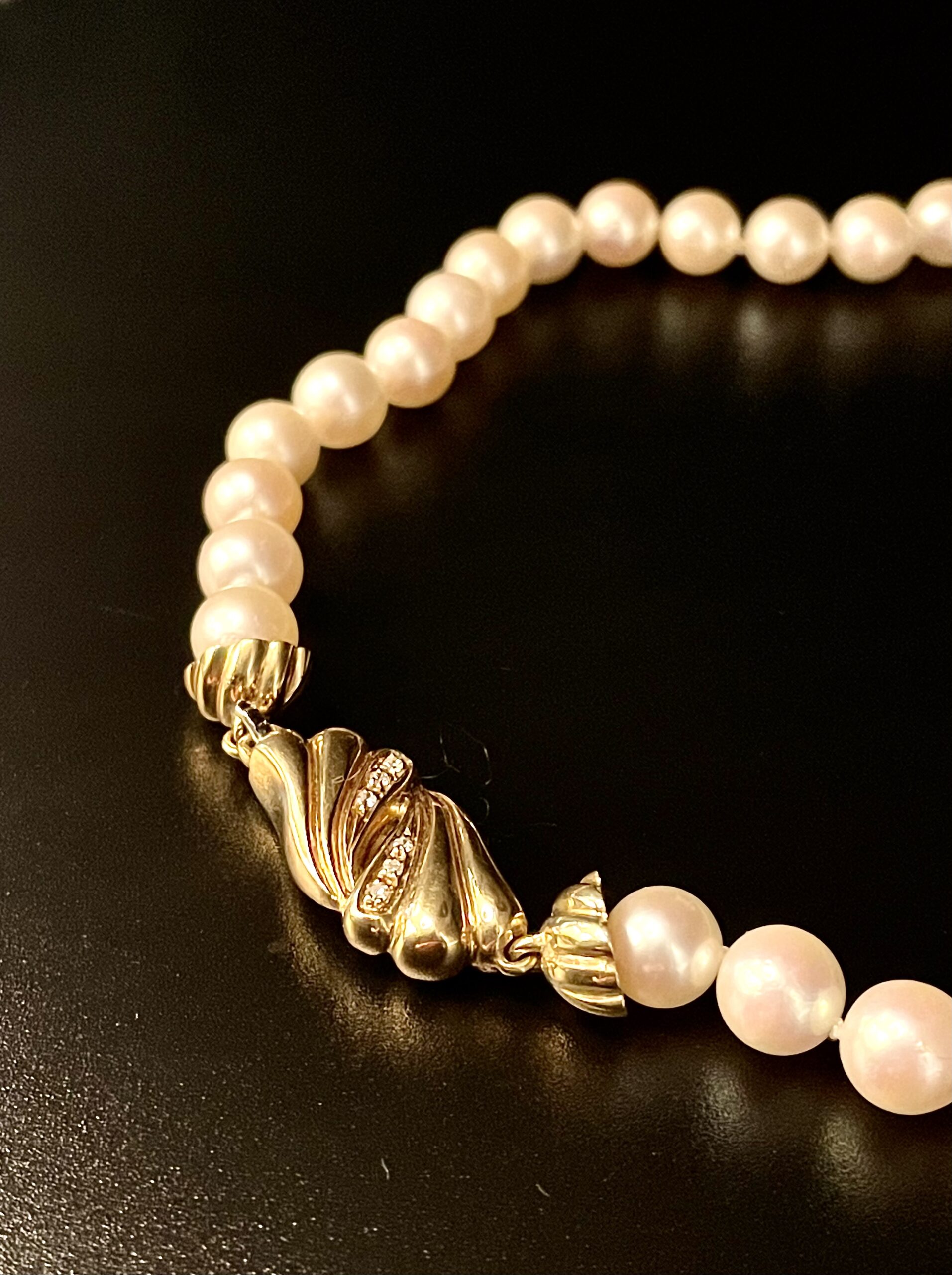 Collana con perle e chiusura in oro con diamanti - immagine 2